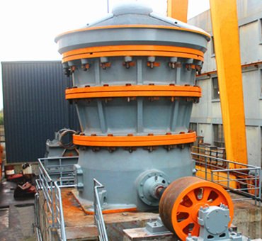 SK Series Hydraulic Gyratory Crusher — workshop photo 1
